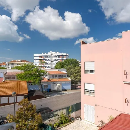 Appartement Hostwise - Bright & Family Flat In Paco De Arcos