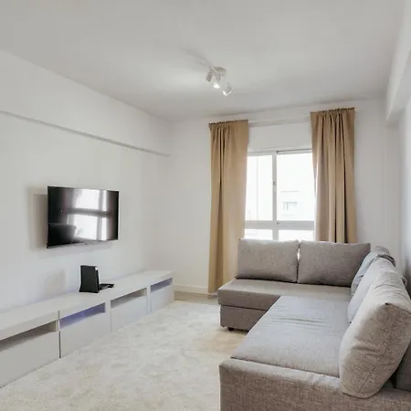 Bright&family Flat In Paço De Arcos By Hostwise