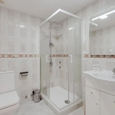 Hostwise - Bright & Family Flat In Paco De Arcos Lizbona