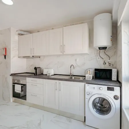 Hostwise - Bright & Family Flat In Paco De Arcos شقة Lisboa