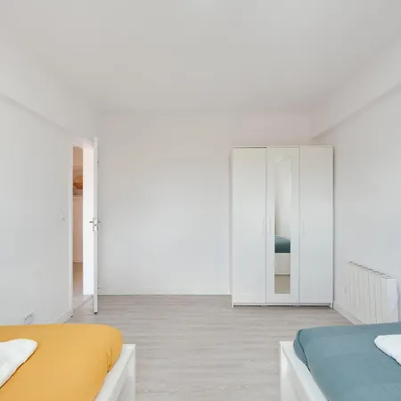 Bright & Family Flat In Paco De Arcos By Hostwise ליסבון