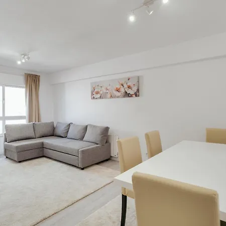 Bright & Family Flat In Paco De Arcos By Hostwise