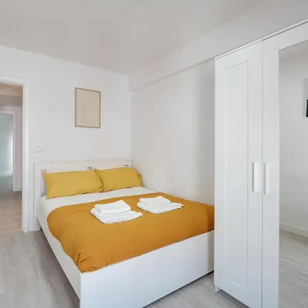 Bright & Family Flat In Paco De Arcos By Hostwise דירה *